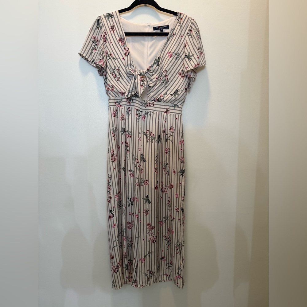 One‎ ❤️ Clothing LA Jumpsuit in White, Gray Stripe Floral Design - Size S